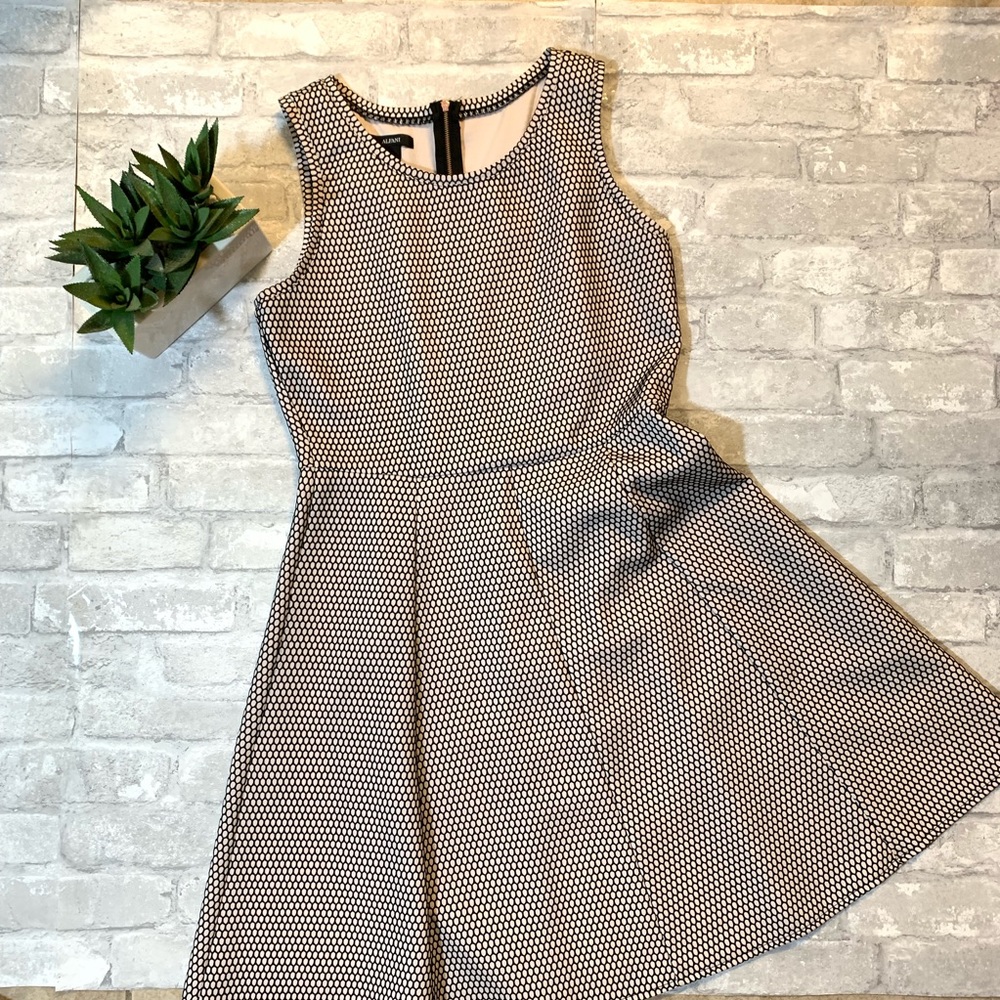 Alfani sleeveless mesh overlay dress szM